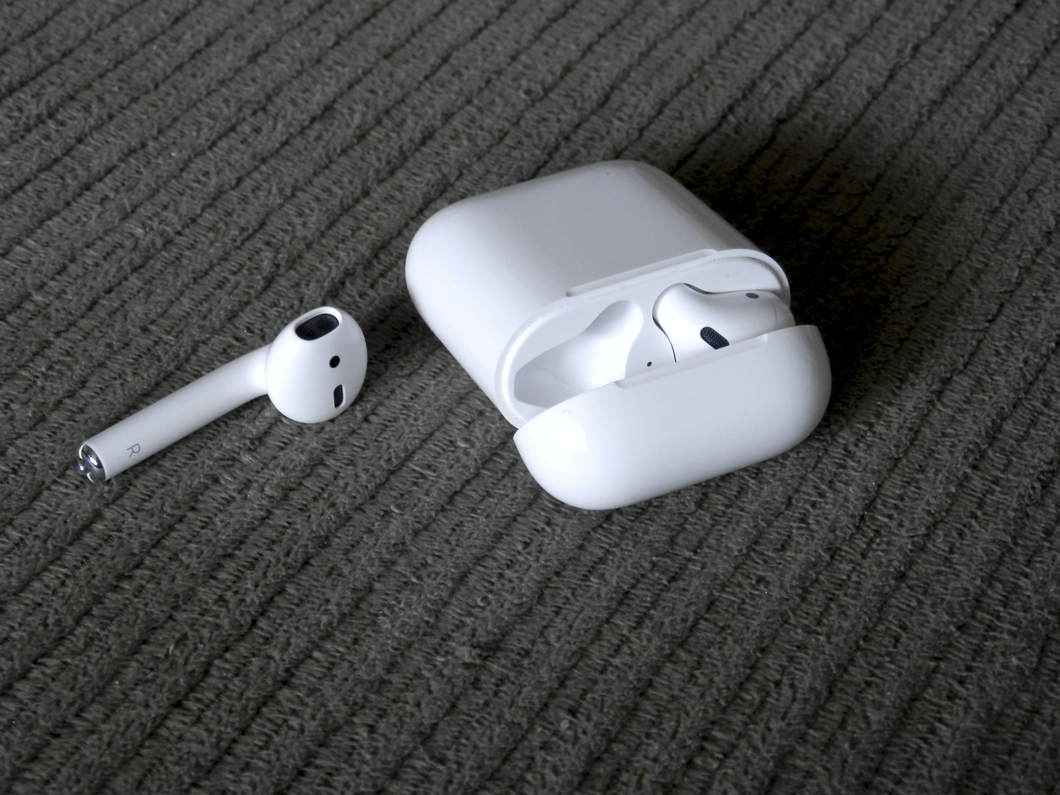 AirPods