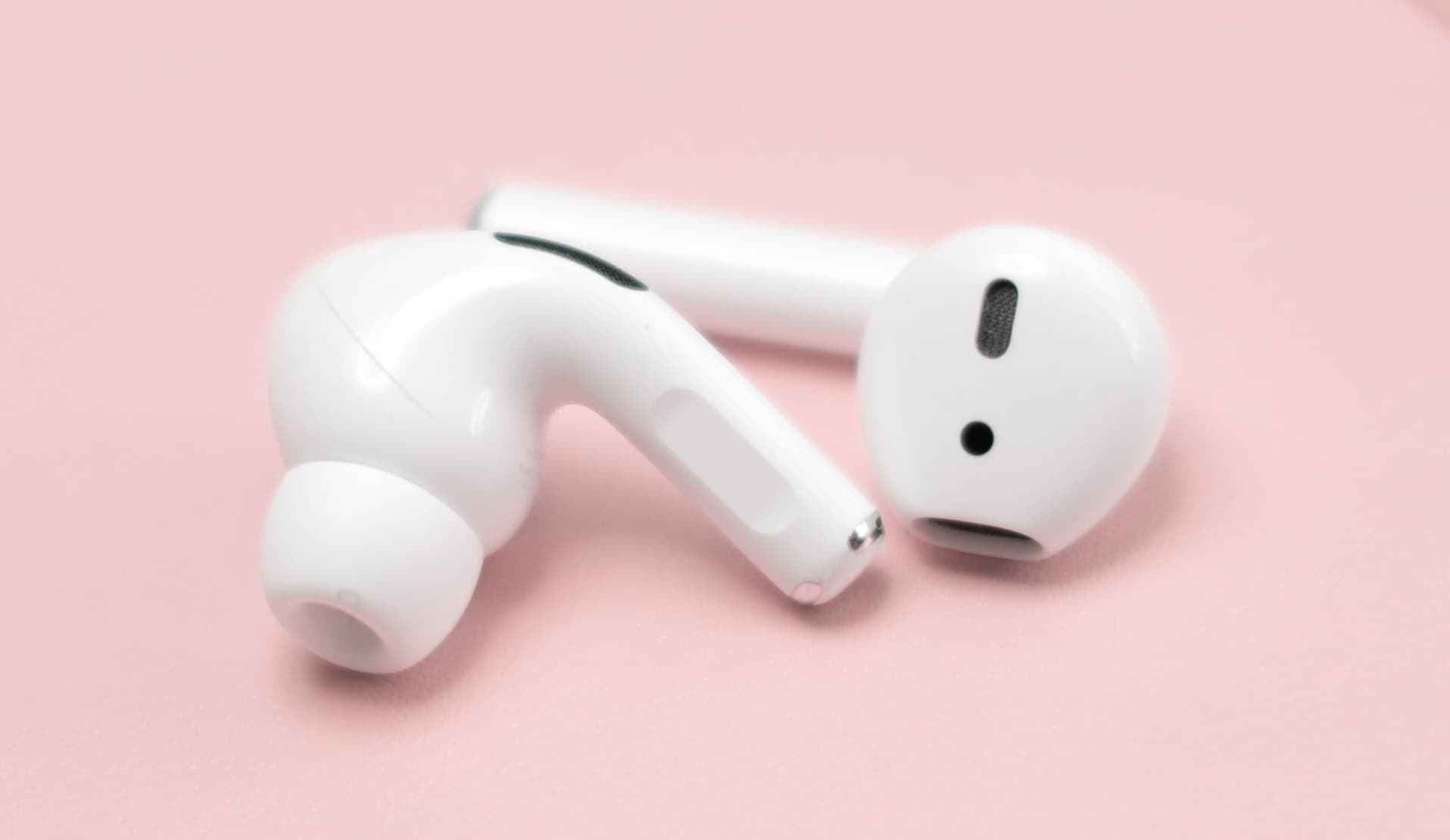 Single AirPod and AirPods Pro kept together